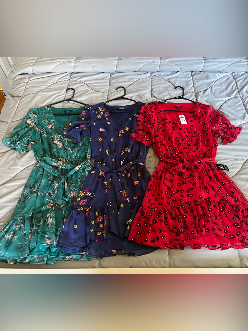 EXPRESS Floral Short-Sleeve Tie-Waist Tunic Dress